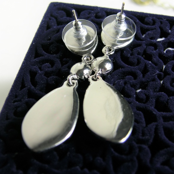 Seabreeze Dangle Earrings - Picture 7 of 7